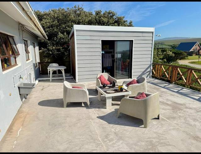 3 BEDROOM HOUSE FOR SALE IN CANNON ROCKS